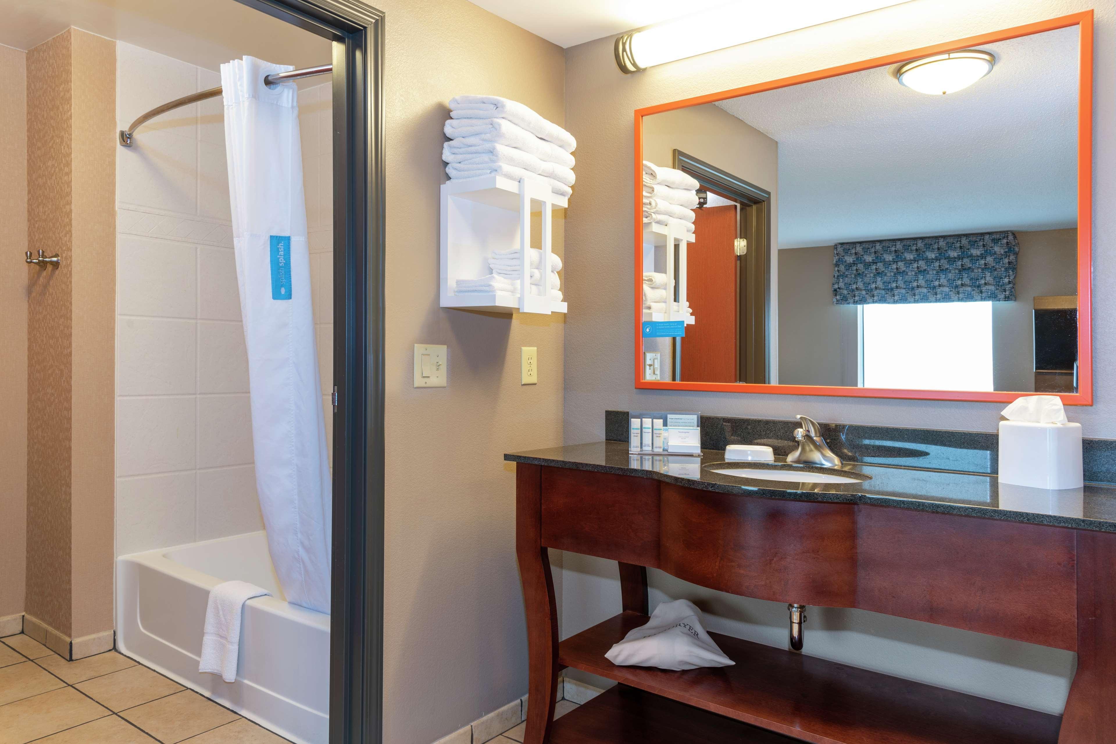 Hampton Inn & Suites Marshalltown Екстериор снимка