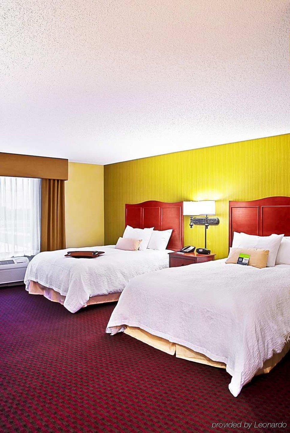 Hampton Inn & Suites Marshalltown Стая снимка